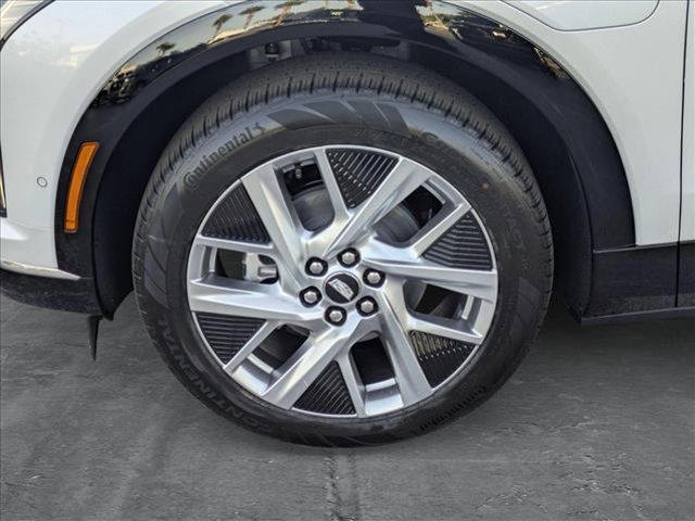 new 2025 Cadillac OPTIQ car, priced at $55,615