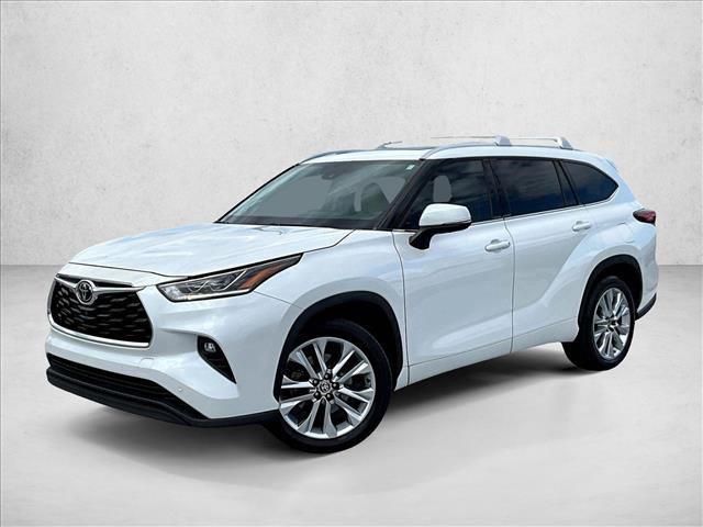 used 2022 Toyota Highlander car, priced at $31,991