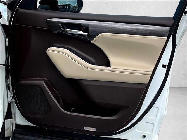 used 2022 Toyota Highlander car, priced at $31,511