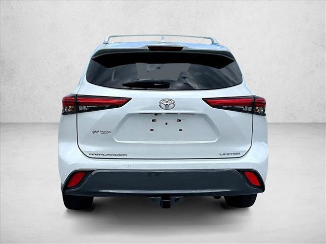 used 2022 Toyota Highlander car, priced at $31,511