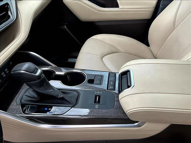 used 2022 Toyota Highlander car, priced at $31,511