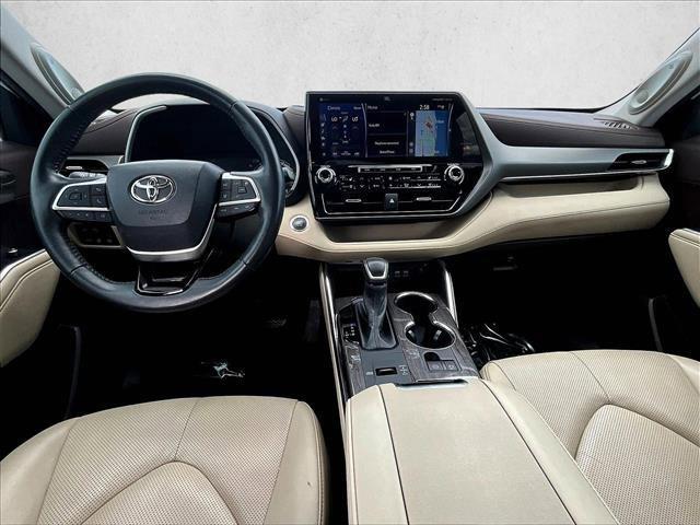used 2022 Toyota Highlander car, priced at $31,511