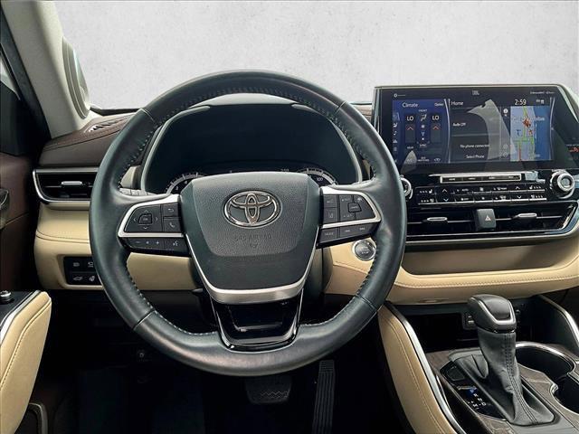 used 2022 Toyota Highlander car, priced at $31,511