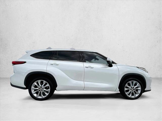 used 2022 Toyota Highlander car, priced at $31,511