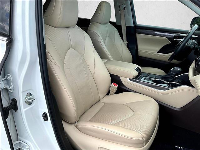 used 2022 Toyota Highlander car, priced at $31,511