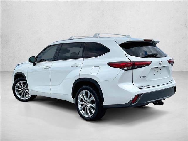 used 2022 Toyota Highlander car, priced at $31,511