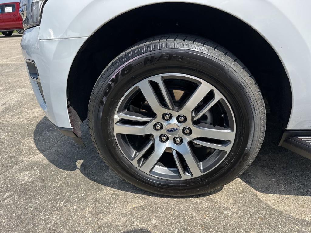 used 2024 Ford Expedition car, priced at $57,414