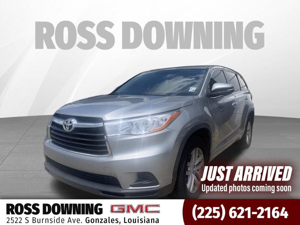 used 2015 Toyota Highlander car, priced at $13,896