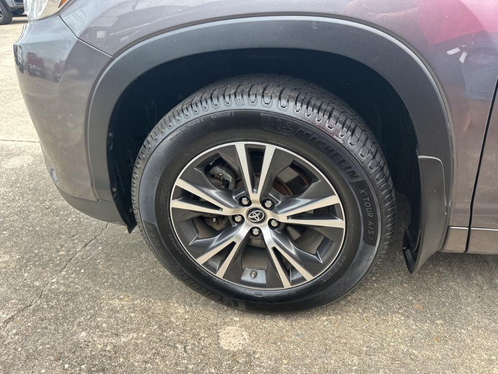 used 2017 Toyota Highlander car, priced at $16,995