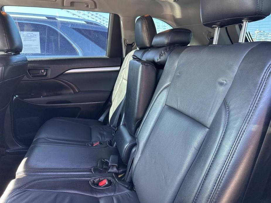 used 2019 Toyota Highlander car, priced at $23,788