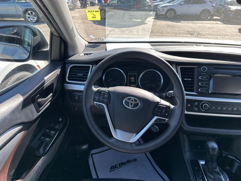 used 2019 Toyota Highlander car, priced at $23,788