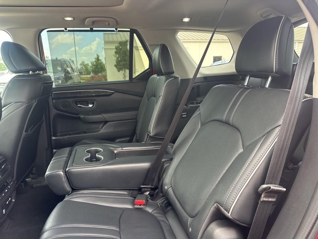 used 2023 Honda Pilot car, priced at $40,997
