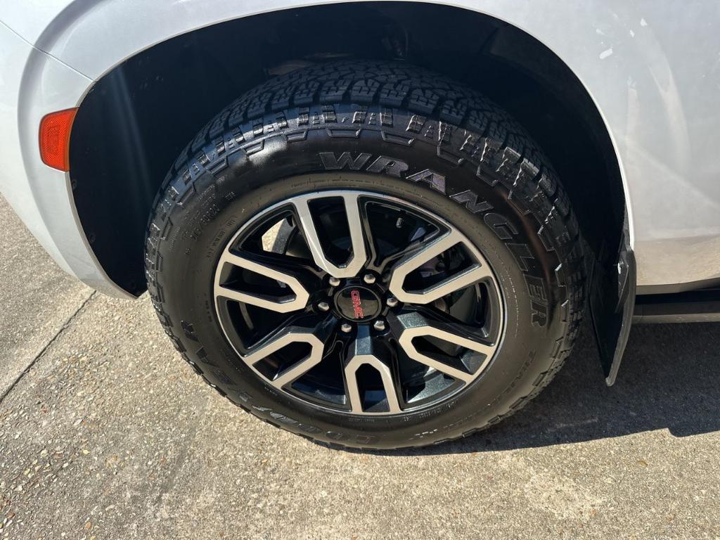 used 2023 GMC Yukon car, priced at $59,105