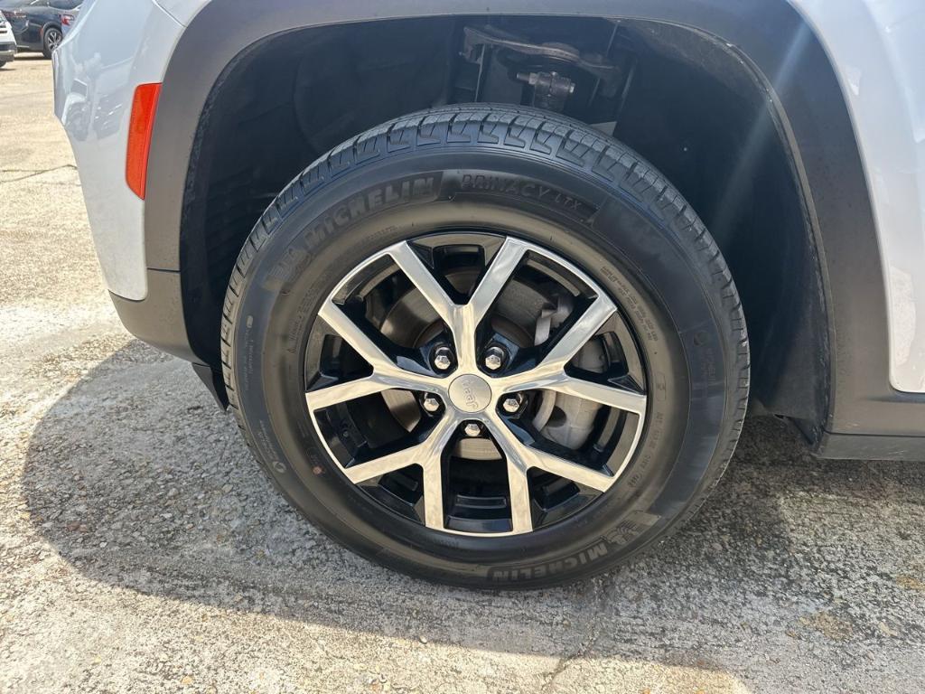 used 2024 Jeep Grand Cherokee car, priced at $29,542