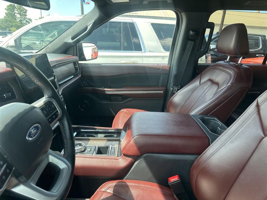 used 2024 Ford Expedition car, priced at $47,982