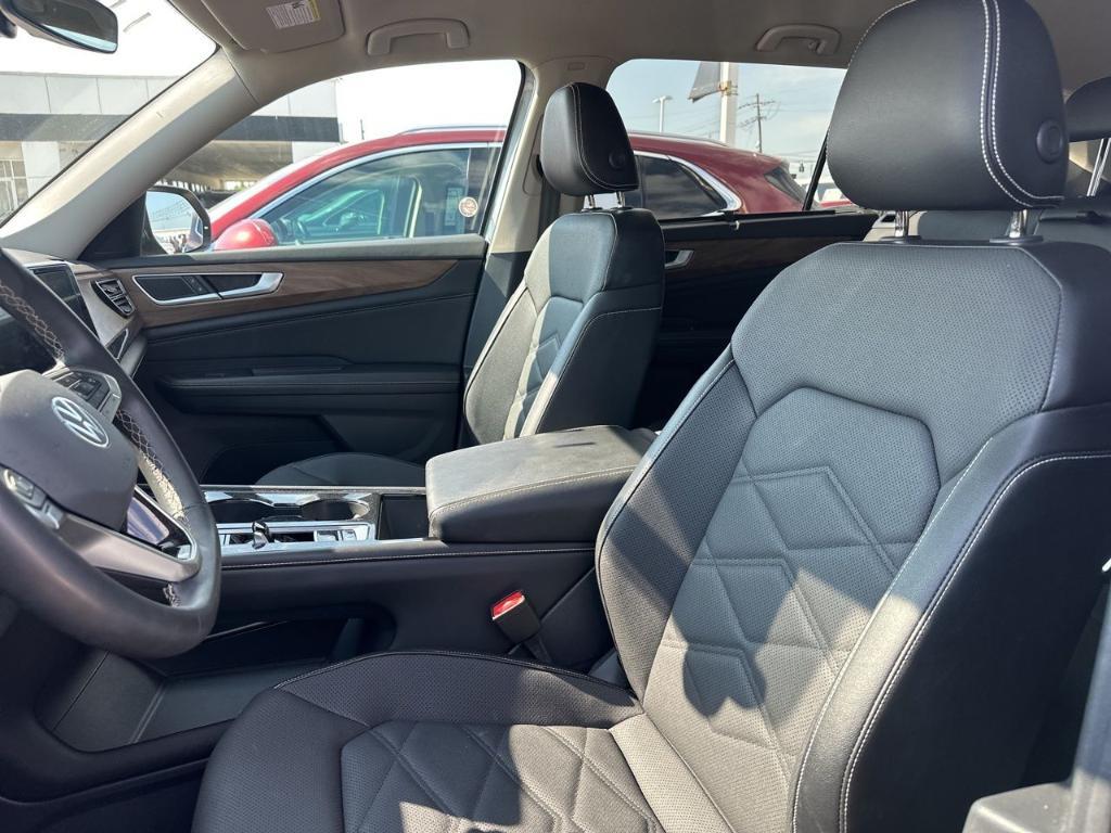 used 2024 Volkswagen Atlas car, priced at $31,984