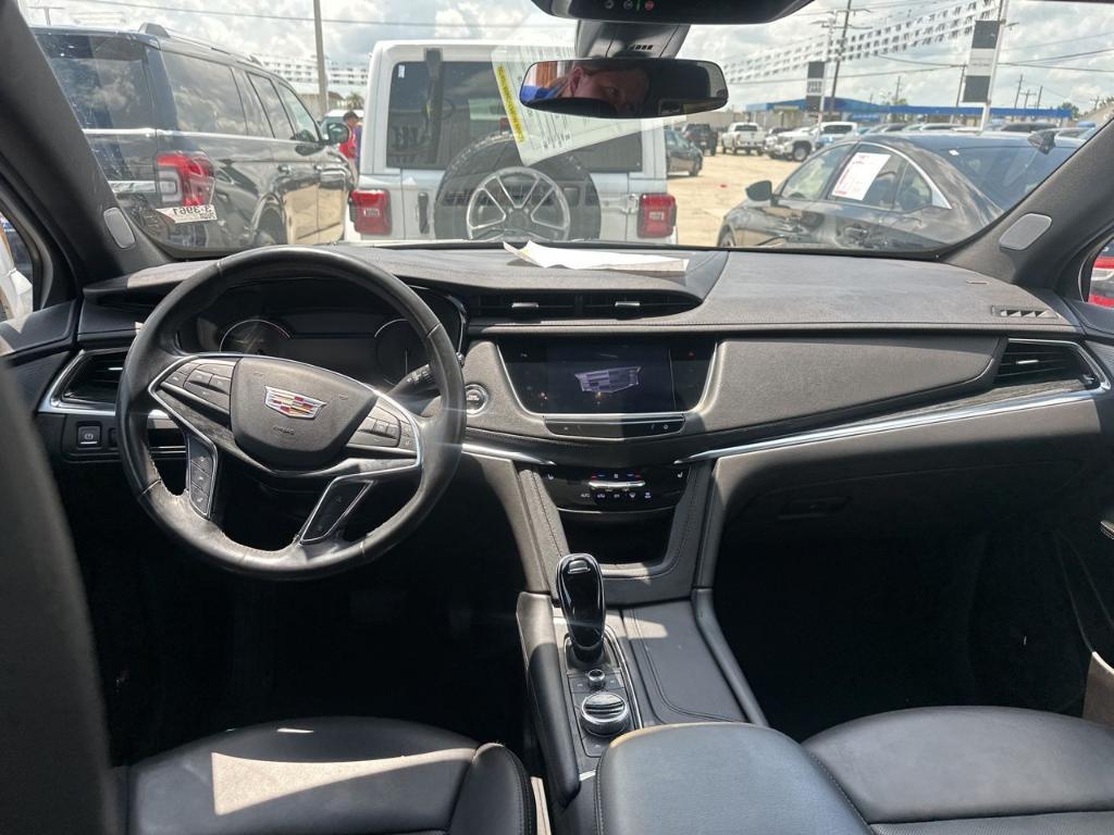 used 2023 Cadillac XT5 car, priced at $30,986