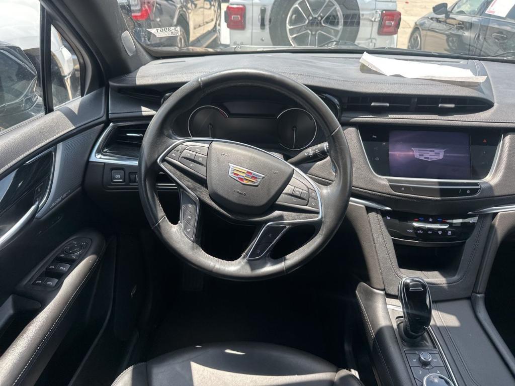 used 2023 Cadillac XT5 car, priced at $30,986