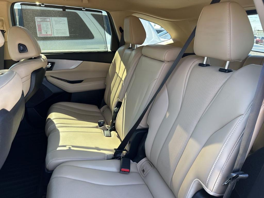 used 2022 Acura MDX car, priced at $32,241