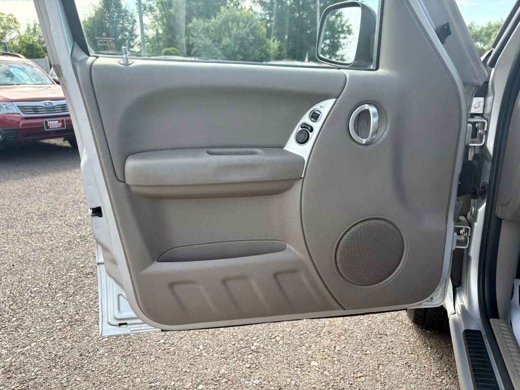 used 2004 Jeep Liberty car, priced at $7,500