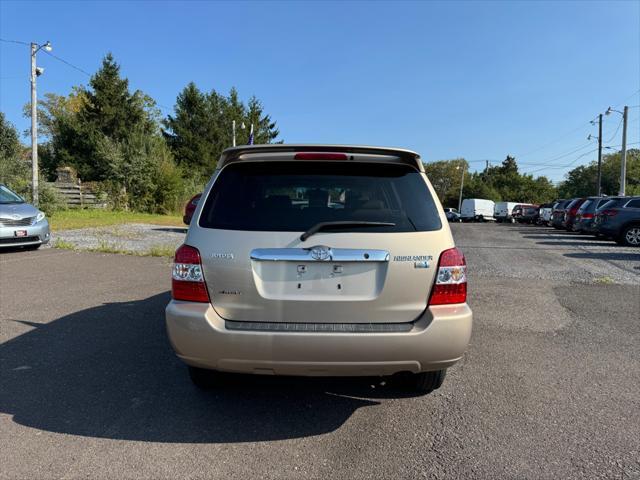 used 2007 Toyota Highlander Hybrid car, priced at $11,250