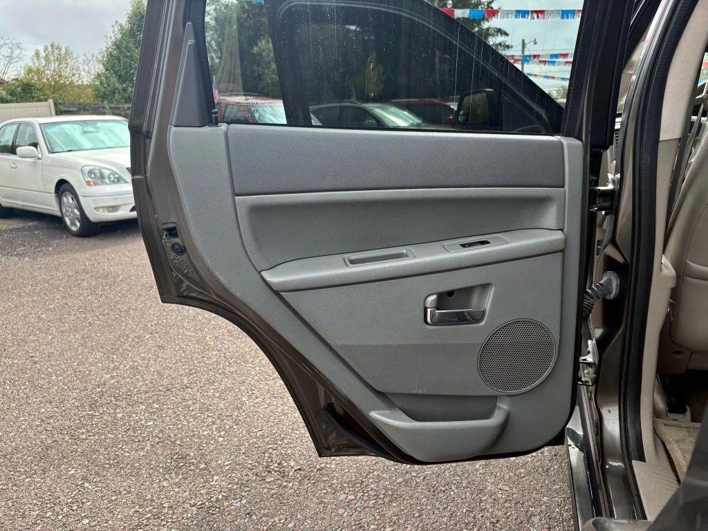 used 2005 Jeep Grand Cherokee car, priced at $7,500