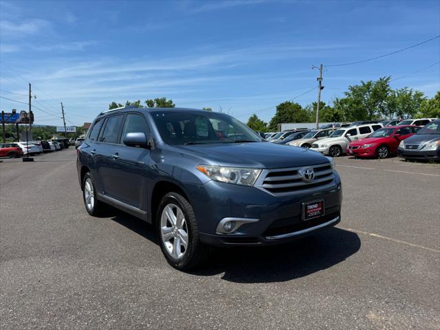 used 2013 Toyota Highlander car, priced at $15,999