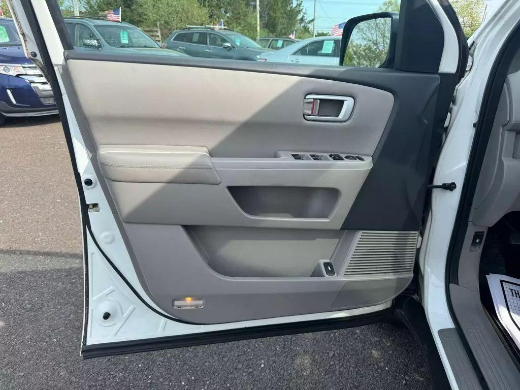 used 2015 Honda Pilot car, priced at $15,999