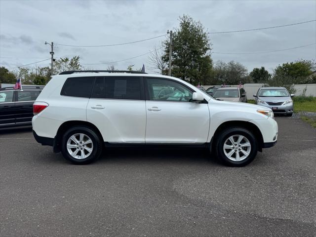 used 2013 Toyota Highlander car, priced at $13,999