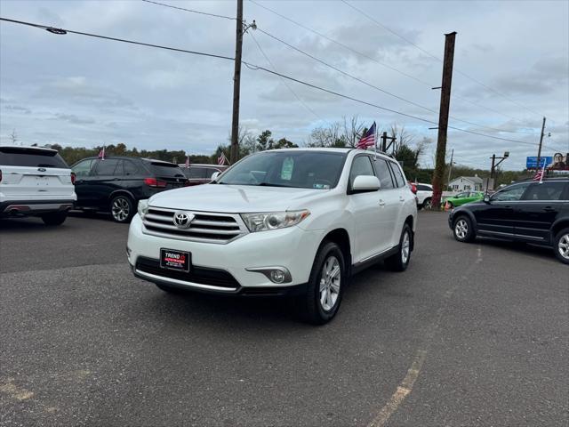 used 2013 Toyota Highlander car, priced at $13,999