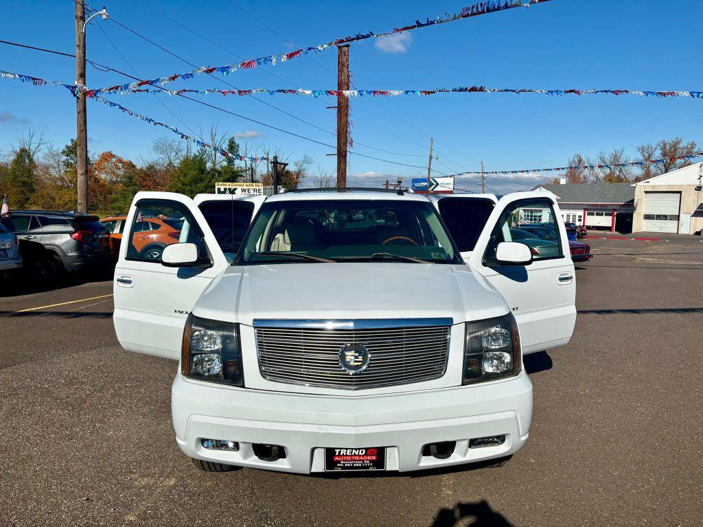 used 2002 Cadillac Escalade EXT car, priced at $10,500