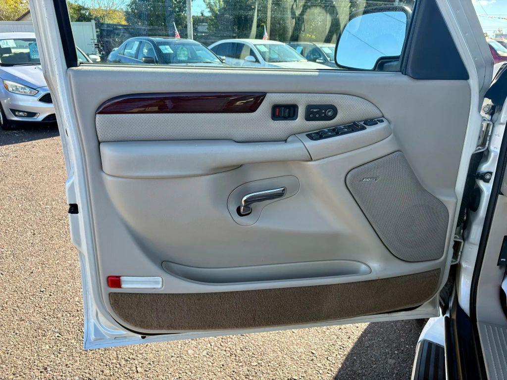 used 2002 Cadillac Escalade EXT car, priced at $10,500