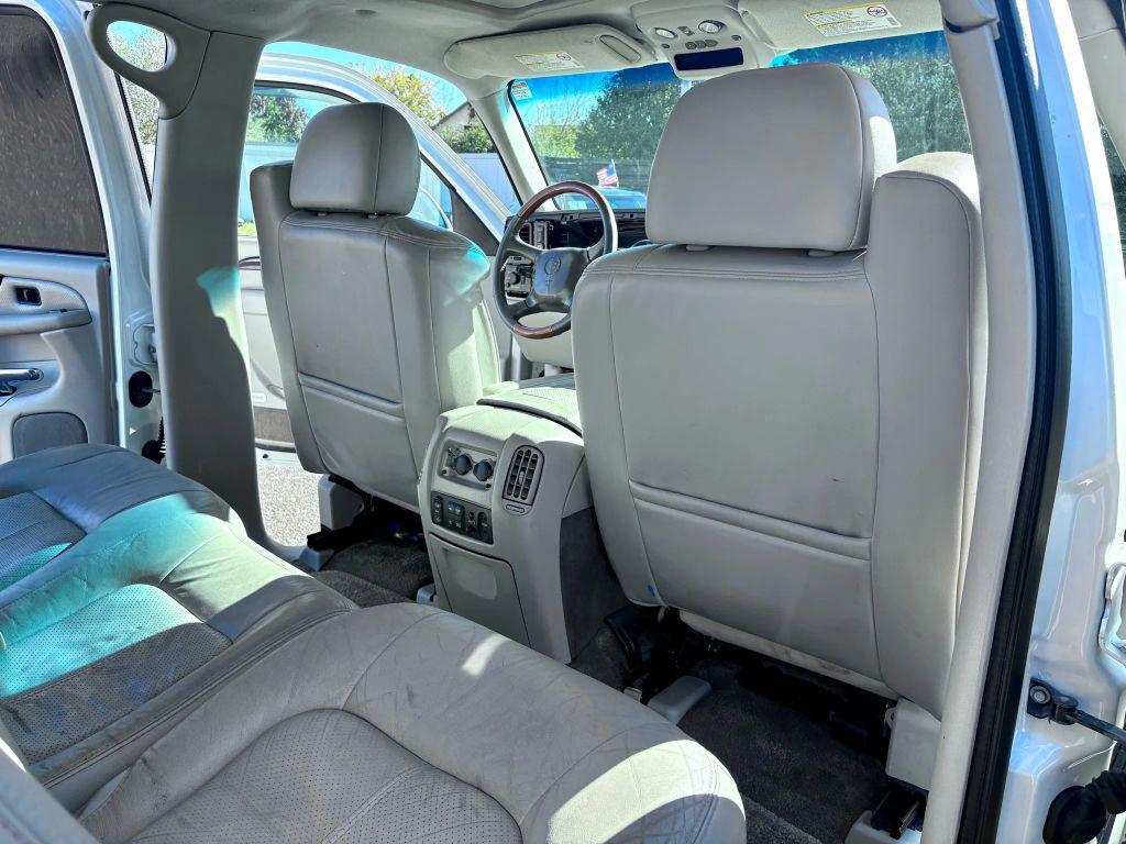 used 2002 Cadillac Escalade EXT car, priced at $10,500