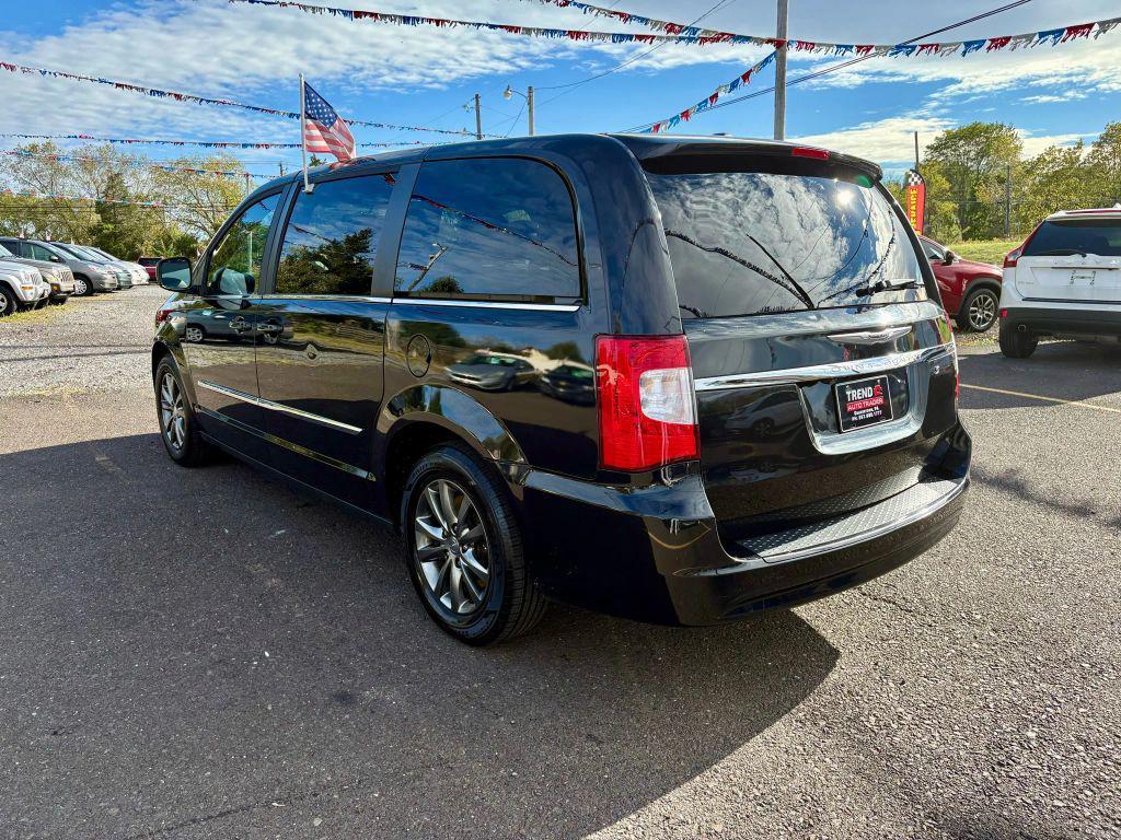 used 2015 Chrysler Town & Country car, priced at $9,500