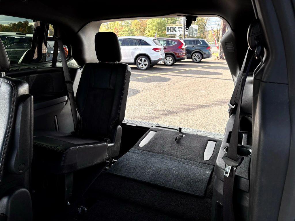 used 2015 Chrysler Town & Country car, priced at $9,500