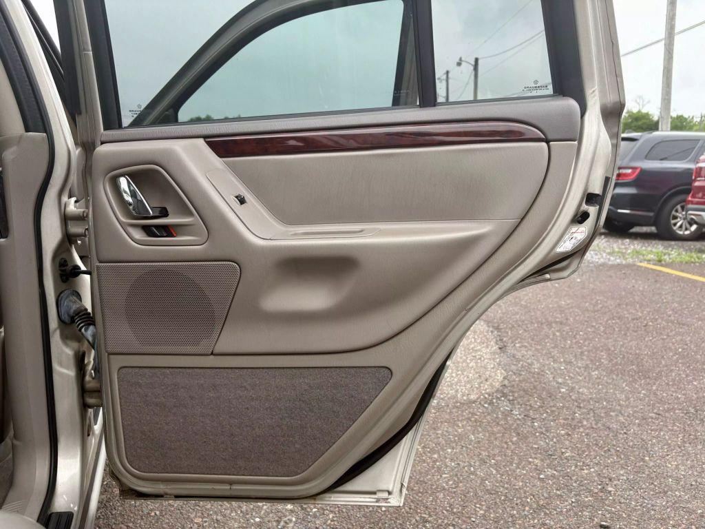 used 2004 Jeep Grand Cherokee car, priced at $10,500