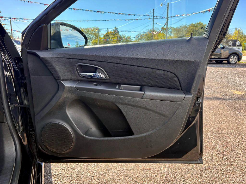 used 2015 Chevrolet Cruze car, priced at $6,500