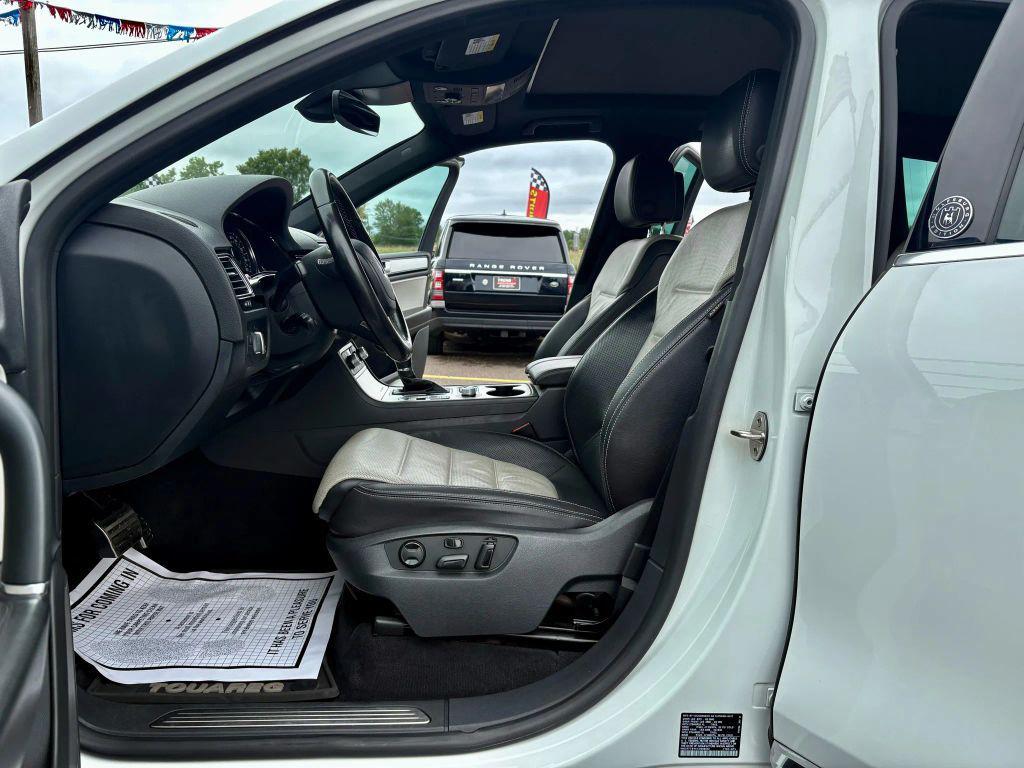 used 2017 Volkswagen Touareg car, priced at $18,999