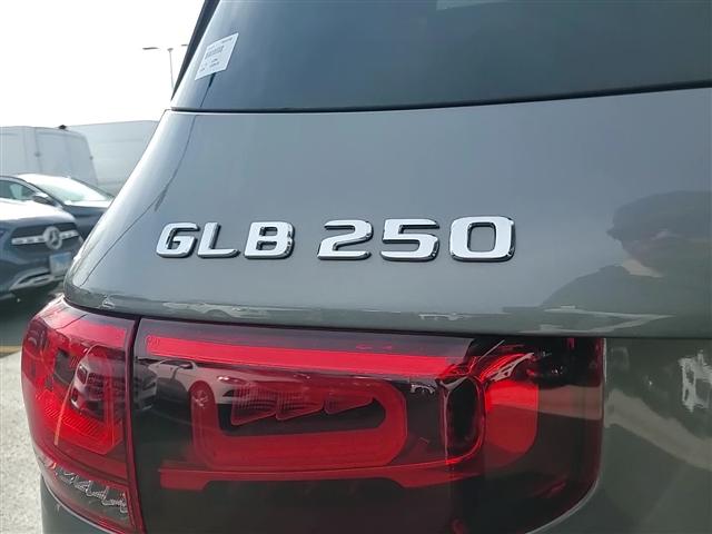 new 2023 Mercedes-Benz GLB 250 car, priced at $48,850