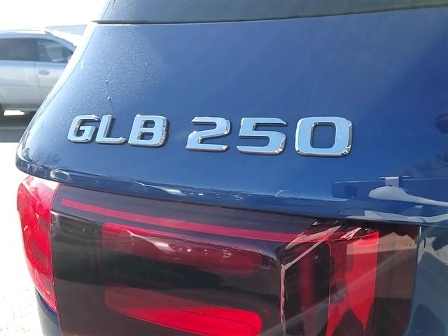 new 2024 Mercedes-Benz GLB 250 car, priced at $57,000