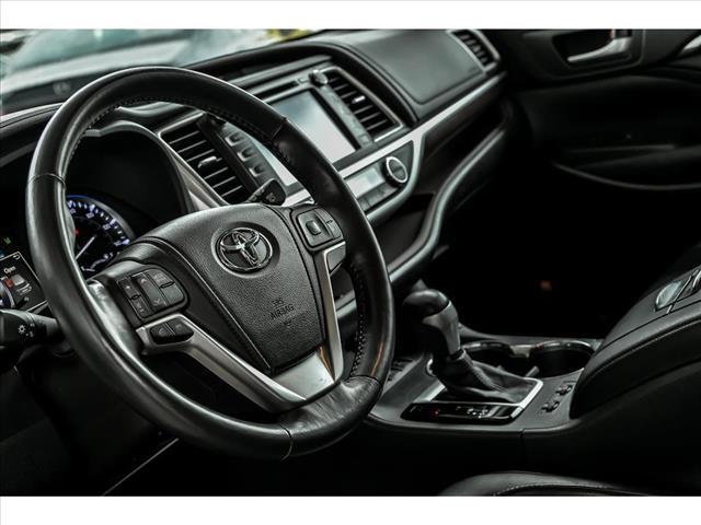 used 2015 Toyota Highlander car, priced at $19,495