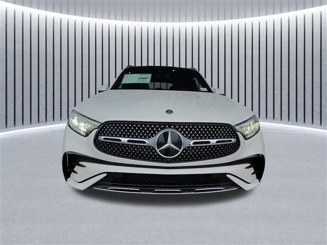 new 2025 Mercedes-Benz GLC 300 car, priced at $58,335