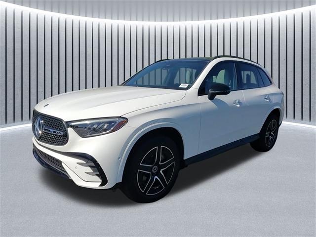 new 2025 Mercedes-Benz GLC 300 car, priced at $59,430