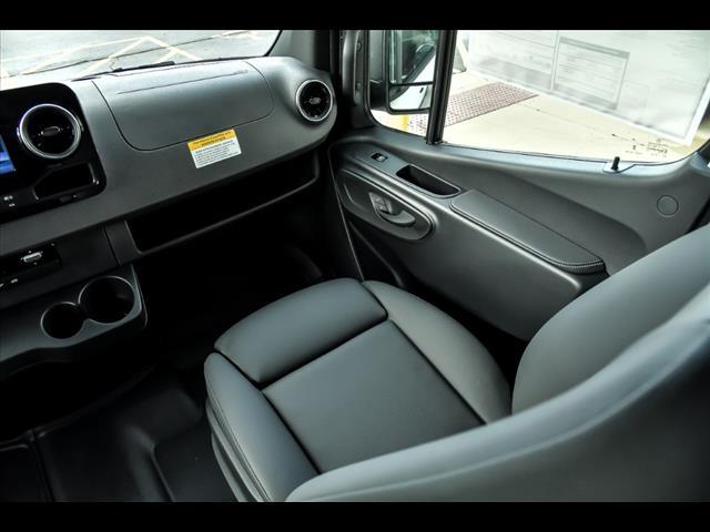 new 2025 Mercedes-Benz Sprinter 2500 car, priced at $70,164