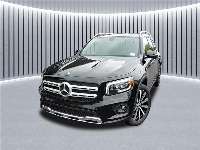 new 2023 Mercedes-Benz GLB 250 car, priced at $46,700