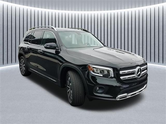 new 2023 Mercedes-Benz GLB 250 car, priced at $46,700