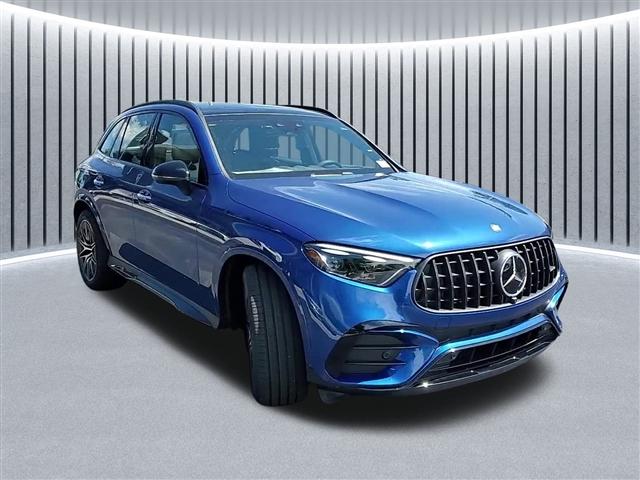 new 2024 Mercedes-Benz GLC 300 car, priced at $77,545