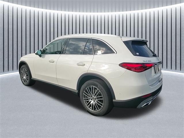 new 2025 Mercedes-Benz GLC 300 car, priced at $58,900