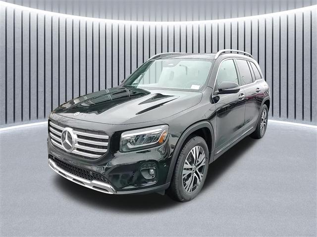 new 2024 Mercedes-Benz GLB 250 car, priced at $51,180