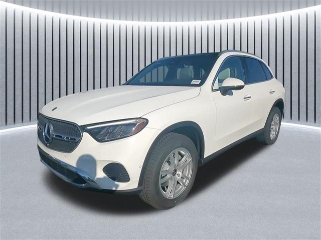 new 2025 Mercedes-Benz GLC 300 car, priced at $54,700